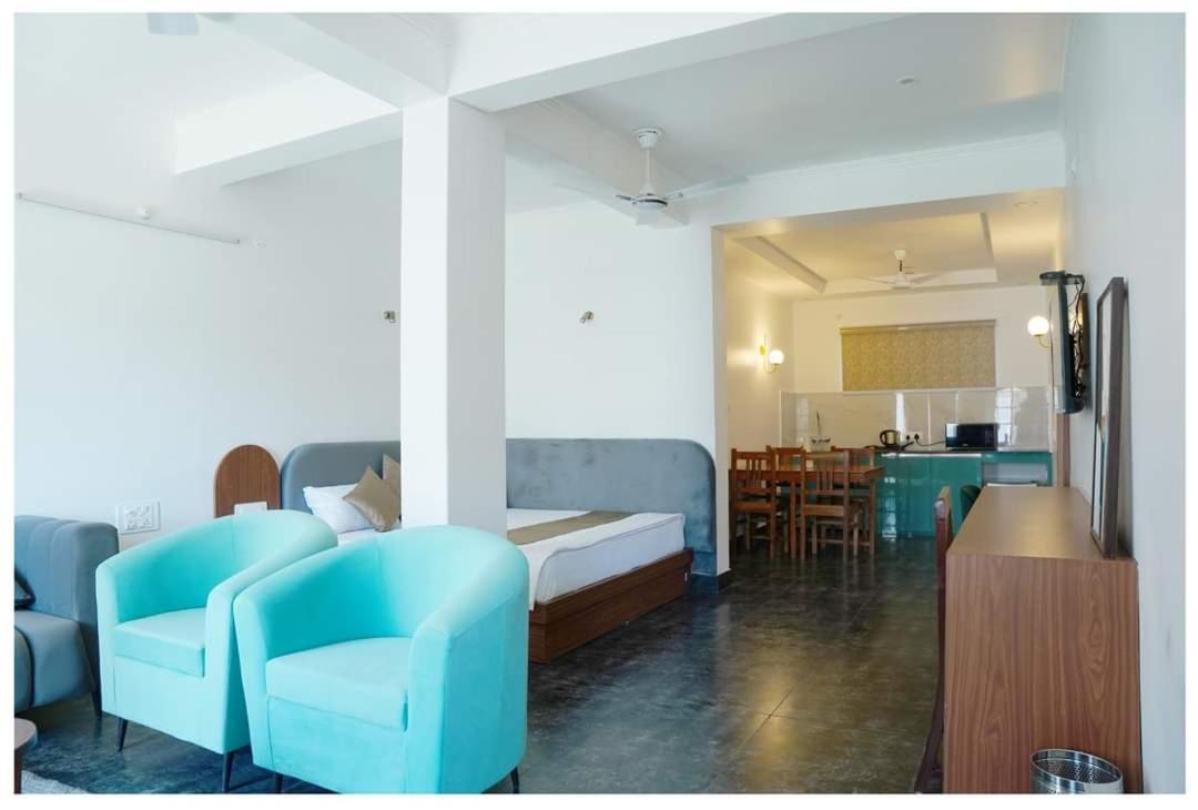 The Periwinkle Homestay Bhīm Tāl Екстериор снимка