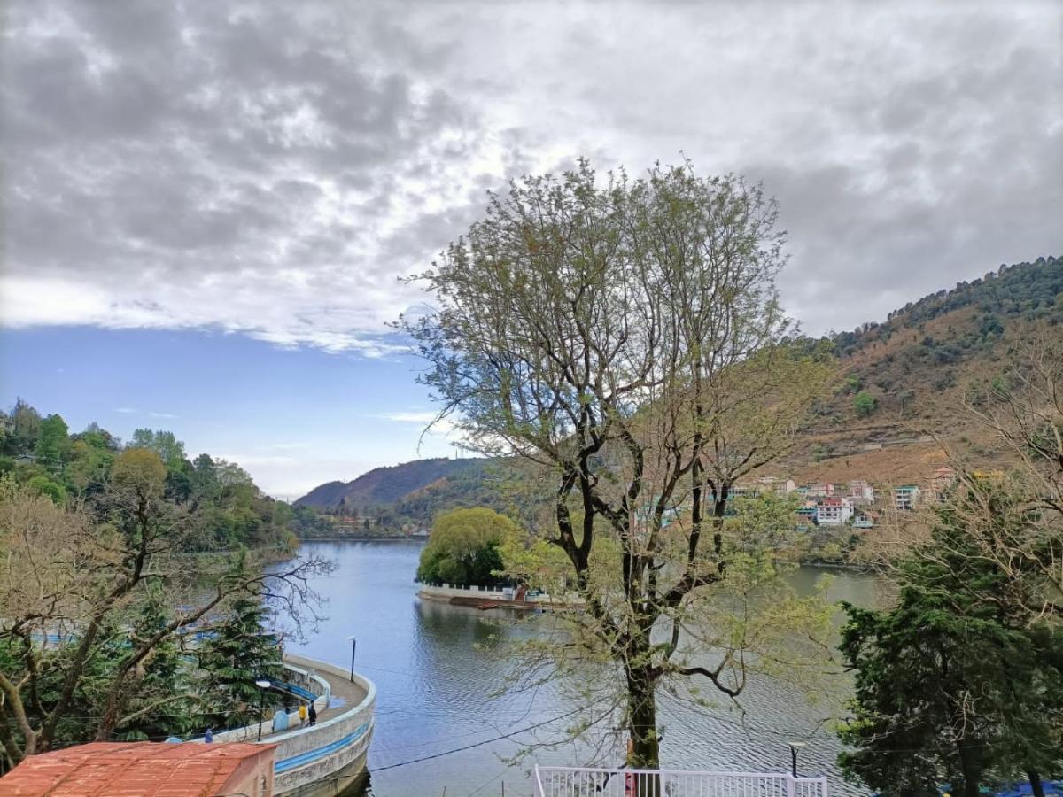 The Periwinkle Homestay Bhīm Tāl Екстериор снимка