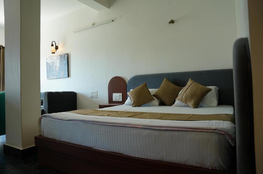 The Periwinkle Homestay Bhīm Tāl Екстериор снимка