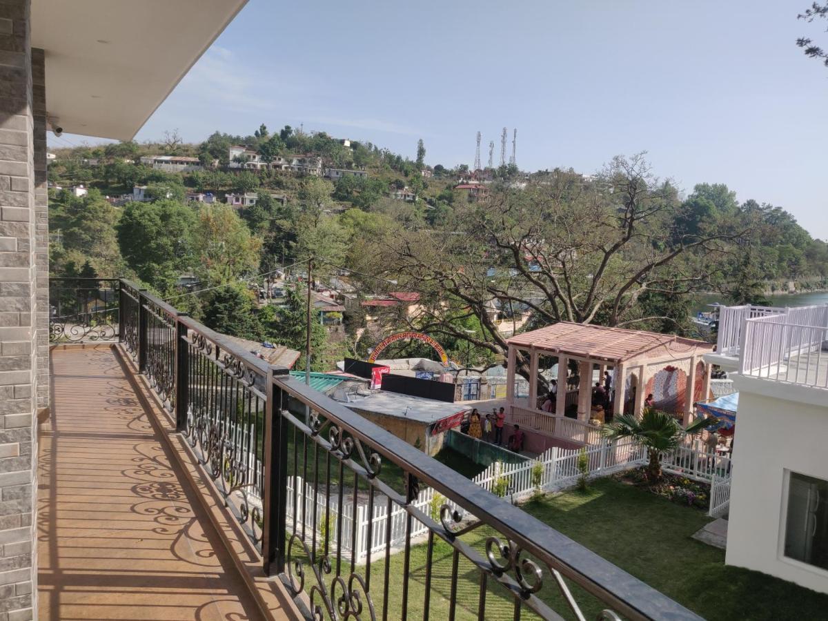 The Periwinkle Homestay Bhīm Tāl Екстериор снимка