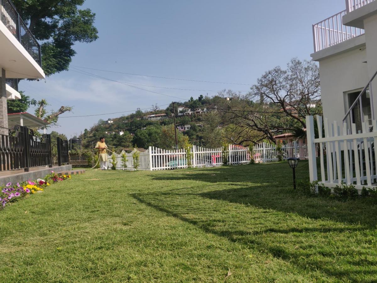 The Periwinkle Homestay Bhīm Tāl Екстериор снимка