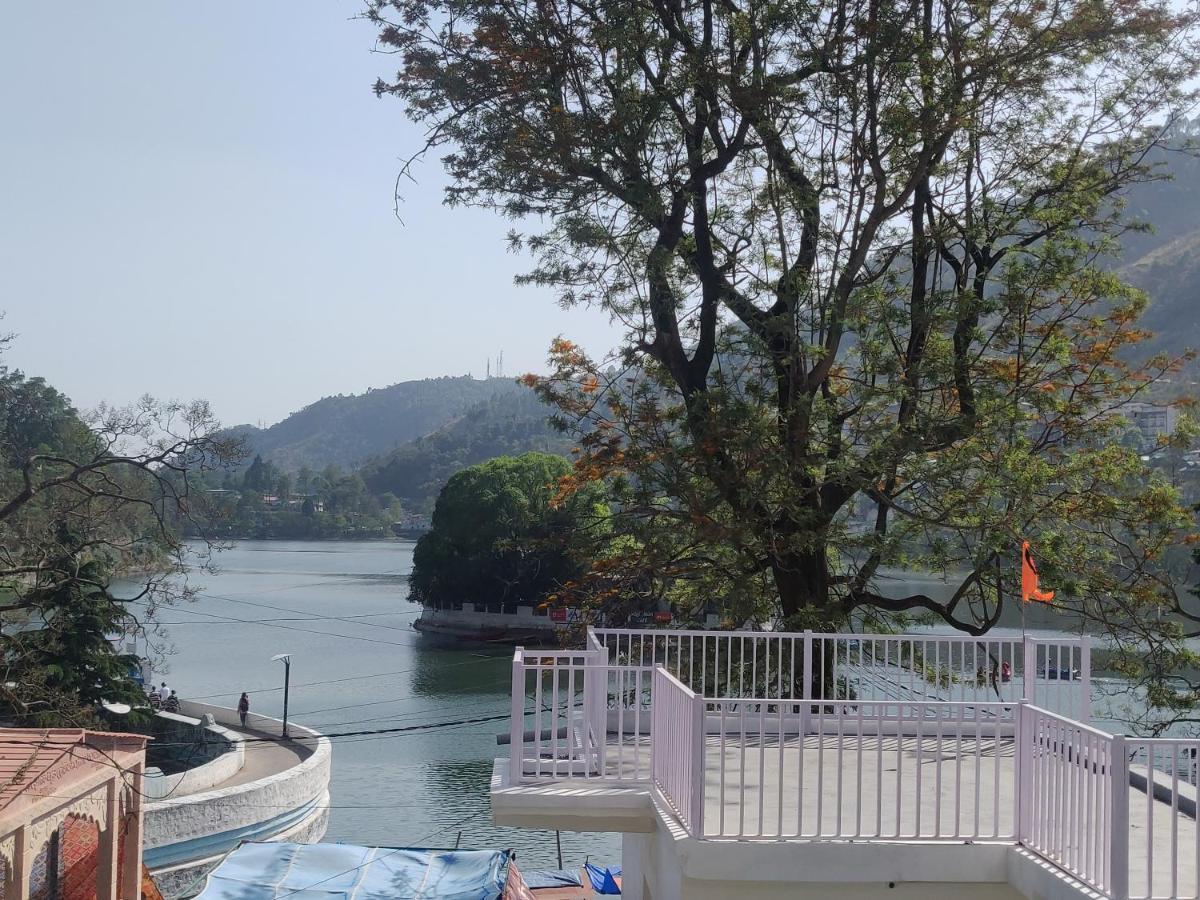 The Periwinkle Homestay Bhīm Tāl Екстериор снимка