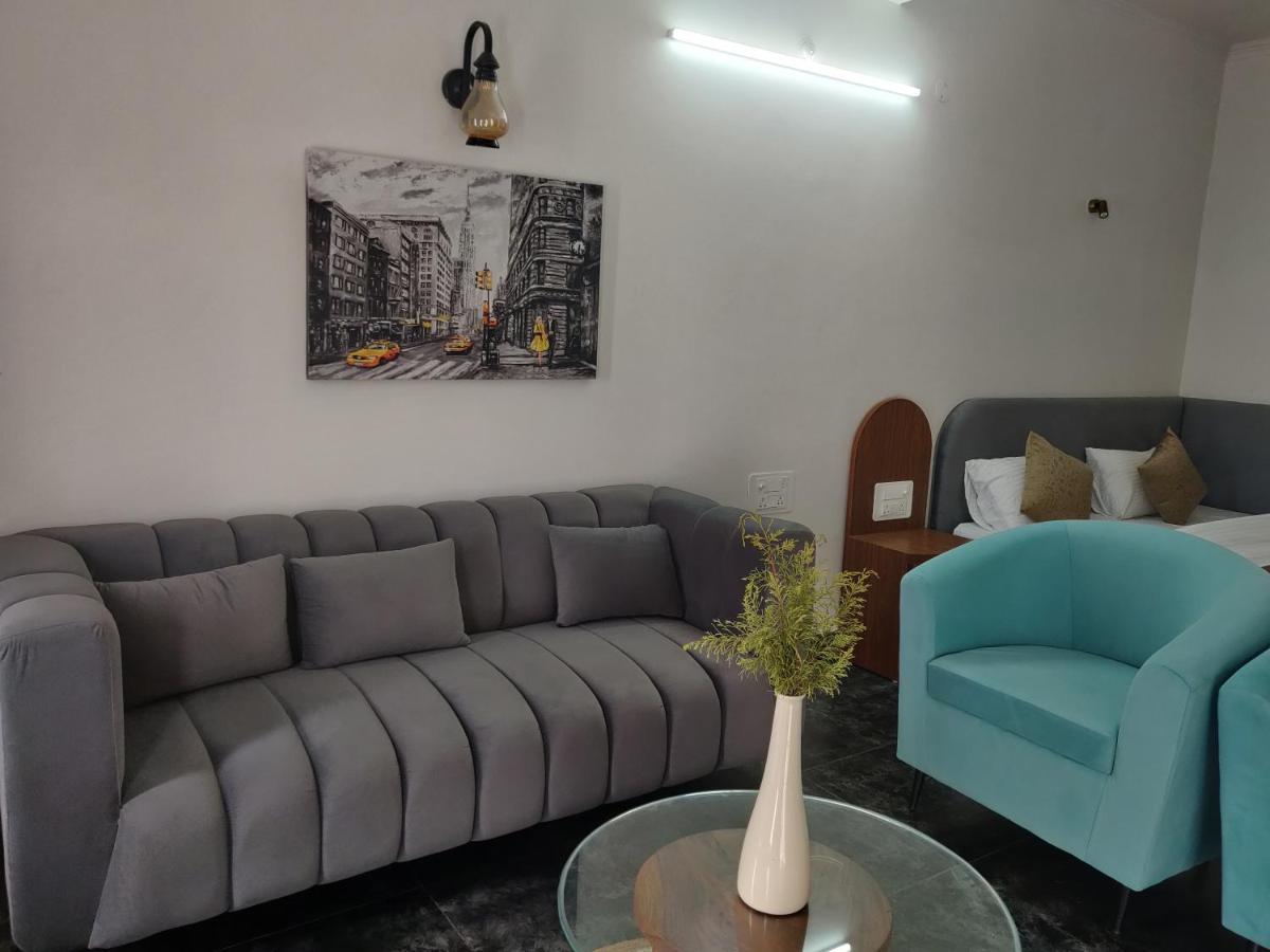 The Periwinkle Homestay Bhīm Tāl Екстериор снимка