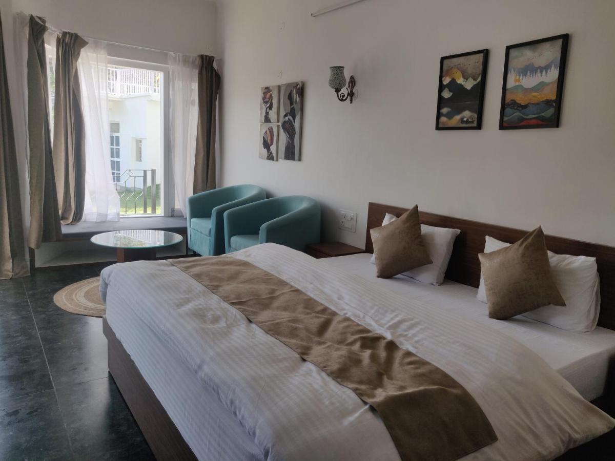 The Periwinkle Homestay Bhīm Tāl Екстериор снимка