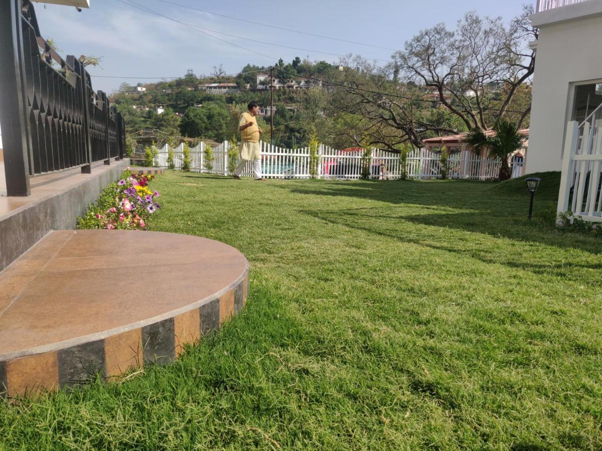 The Periwinkle Homestay Bhīm Tāl Екстериор снимка