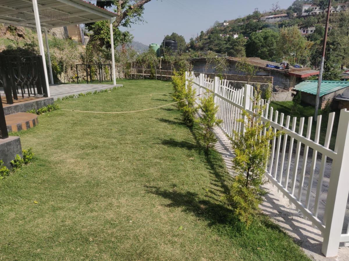 The Periwinkle Homestay Bhīm Tāl Екстериор снимка